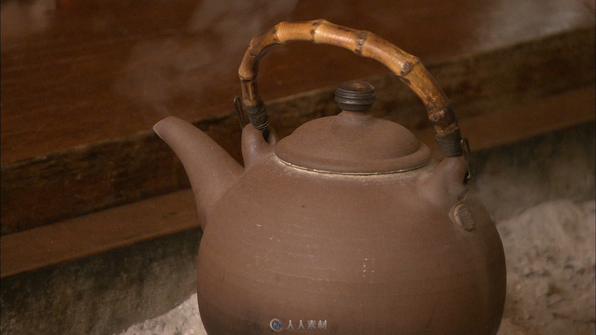 下雨天小女孩品茶高清实拍视频素材