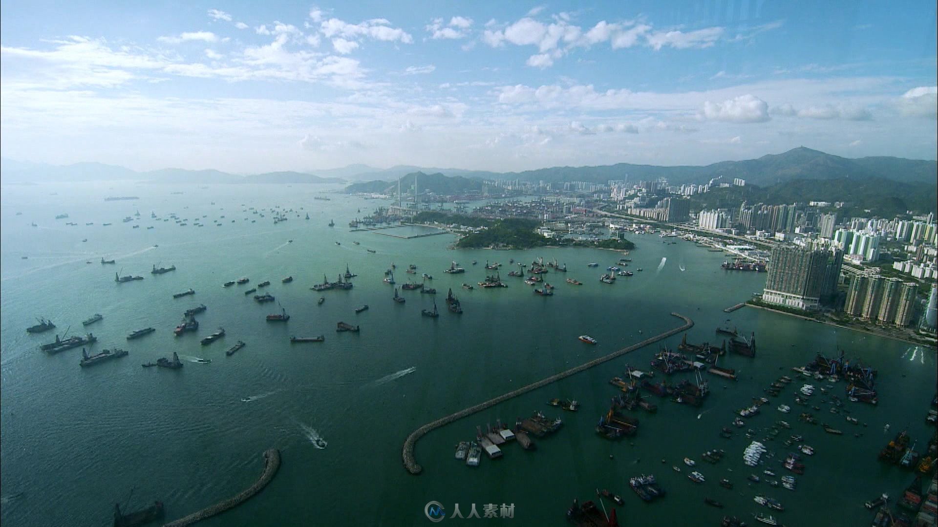 海滨城市船舶快速进港延时实拍素材