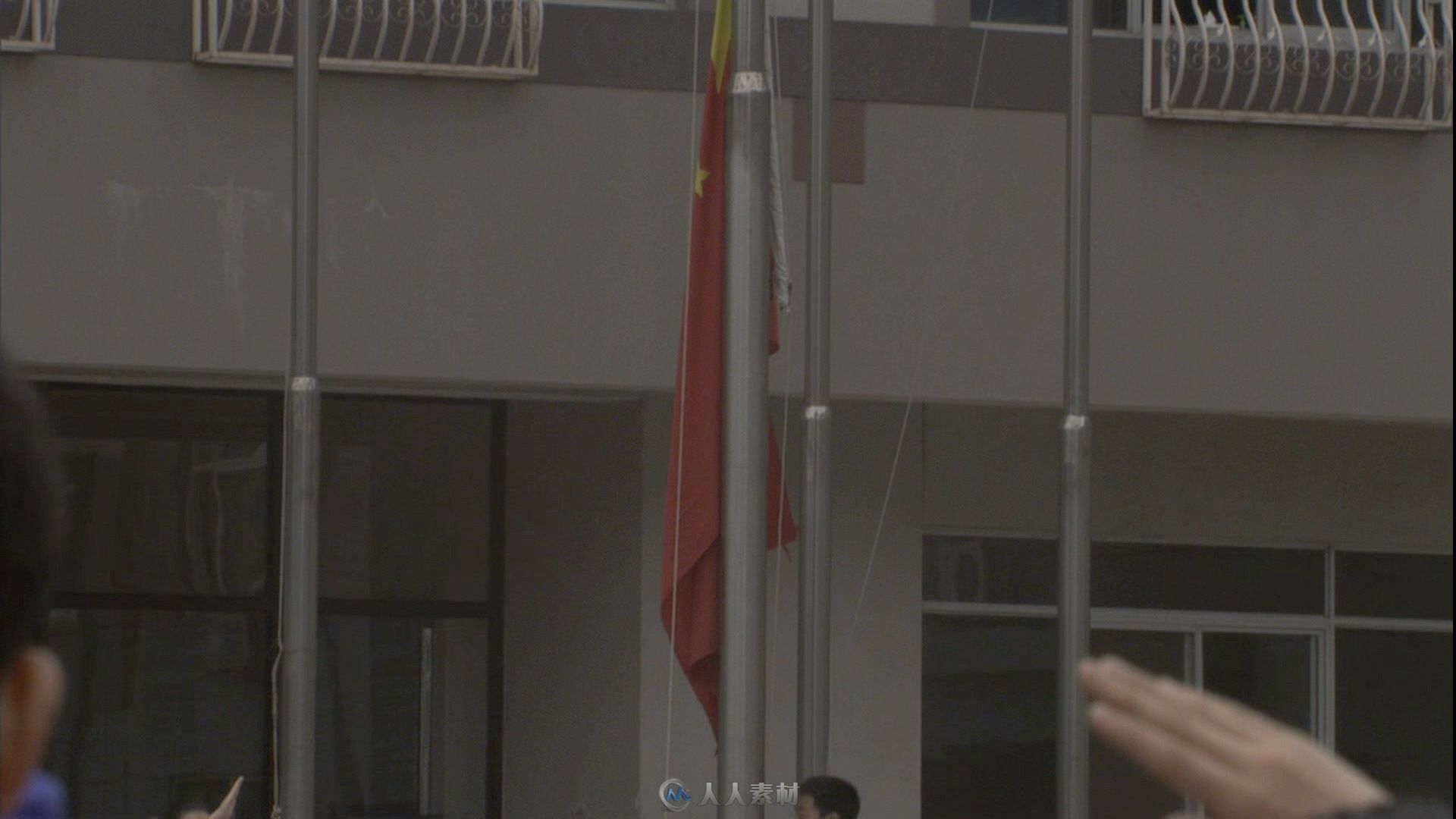 小学生操场升国旗视频素材