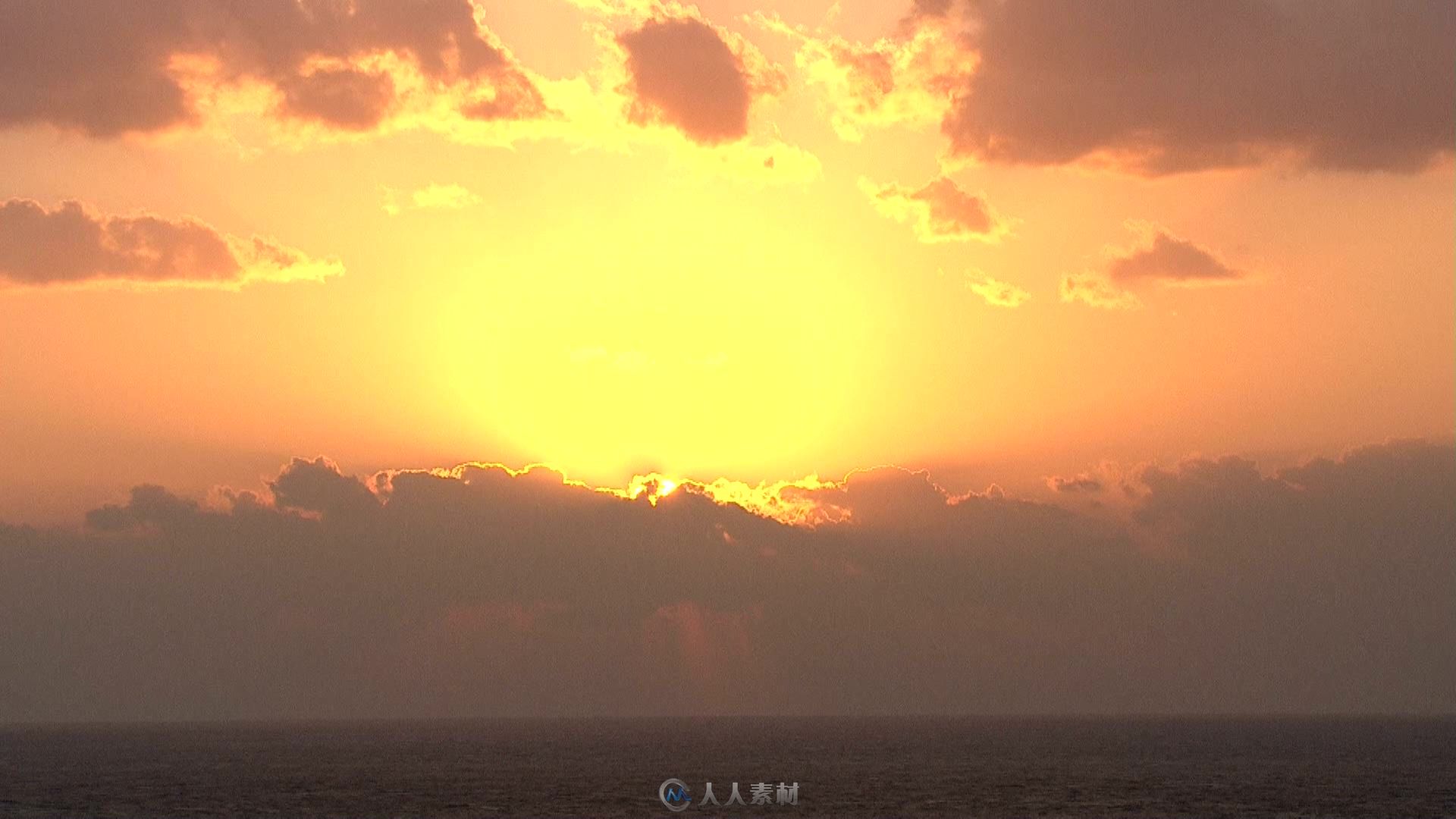 海上日出太阳云层穿梭视频素材