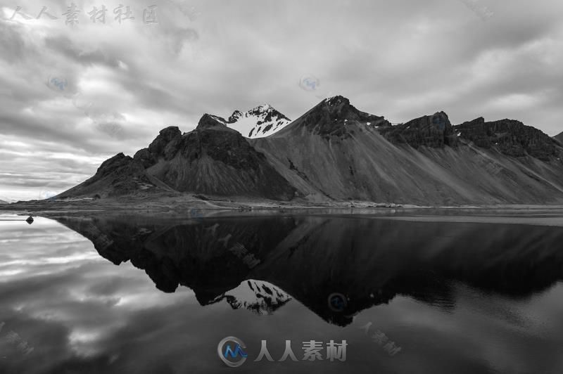 强大的复古黑白景观效果PS动作